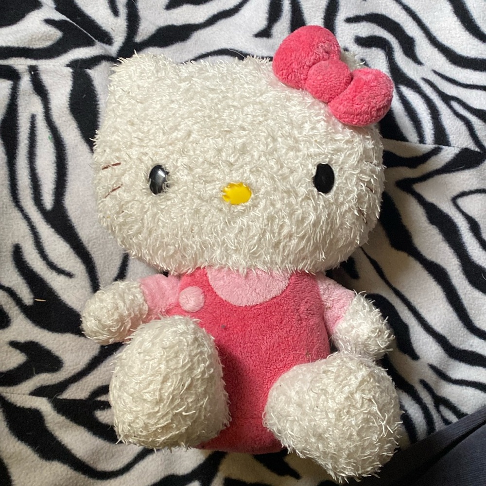 fluffy hello kitty plush
